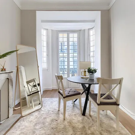 Luxury Homeplace In Center