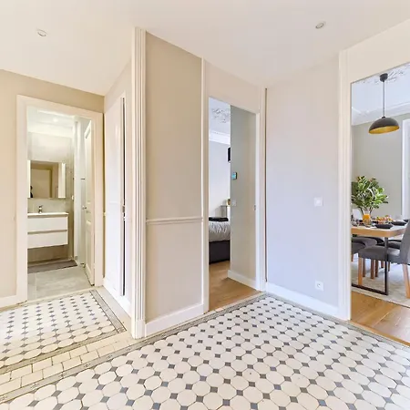 Luxury Homeplace In Center