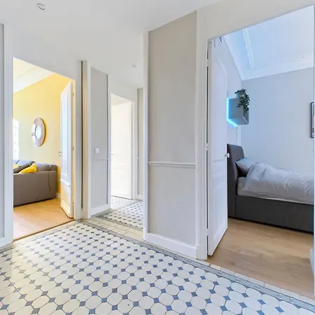 Luxury Homeplace In Center