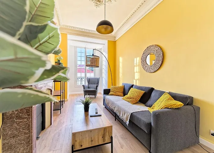 Luxury Homeplace In Center